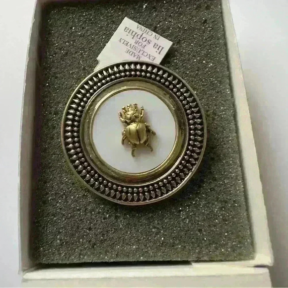 Lia Sophia Memento PENDANT PIN BROOCH with Beetle on Mother of Pearl Gold tone - Picture 1 of 6